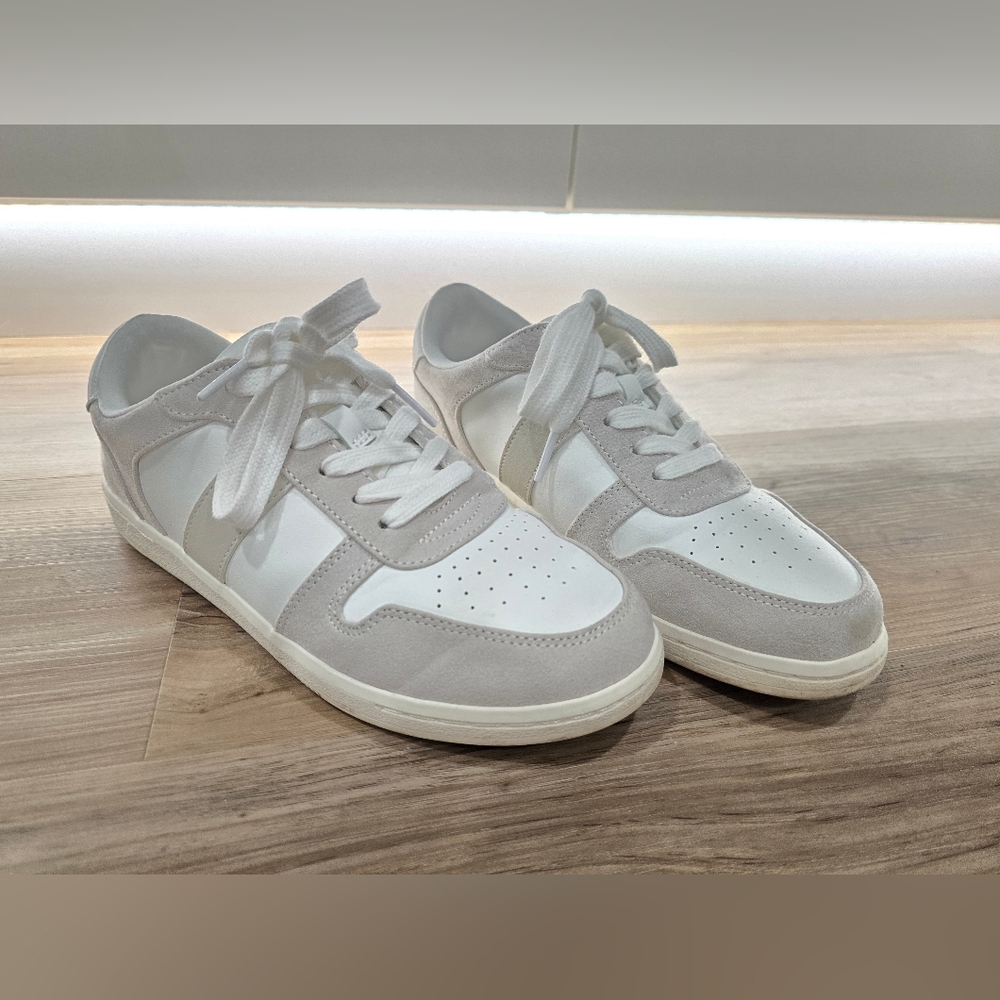 Universal Thread/Target | Women's Sneakers | Gently Used | Size 6